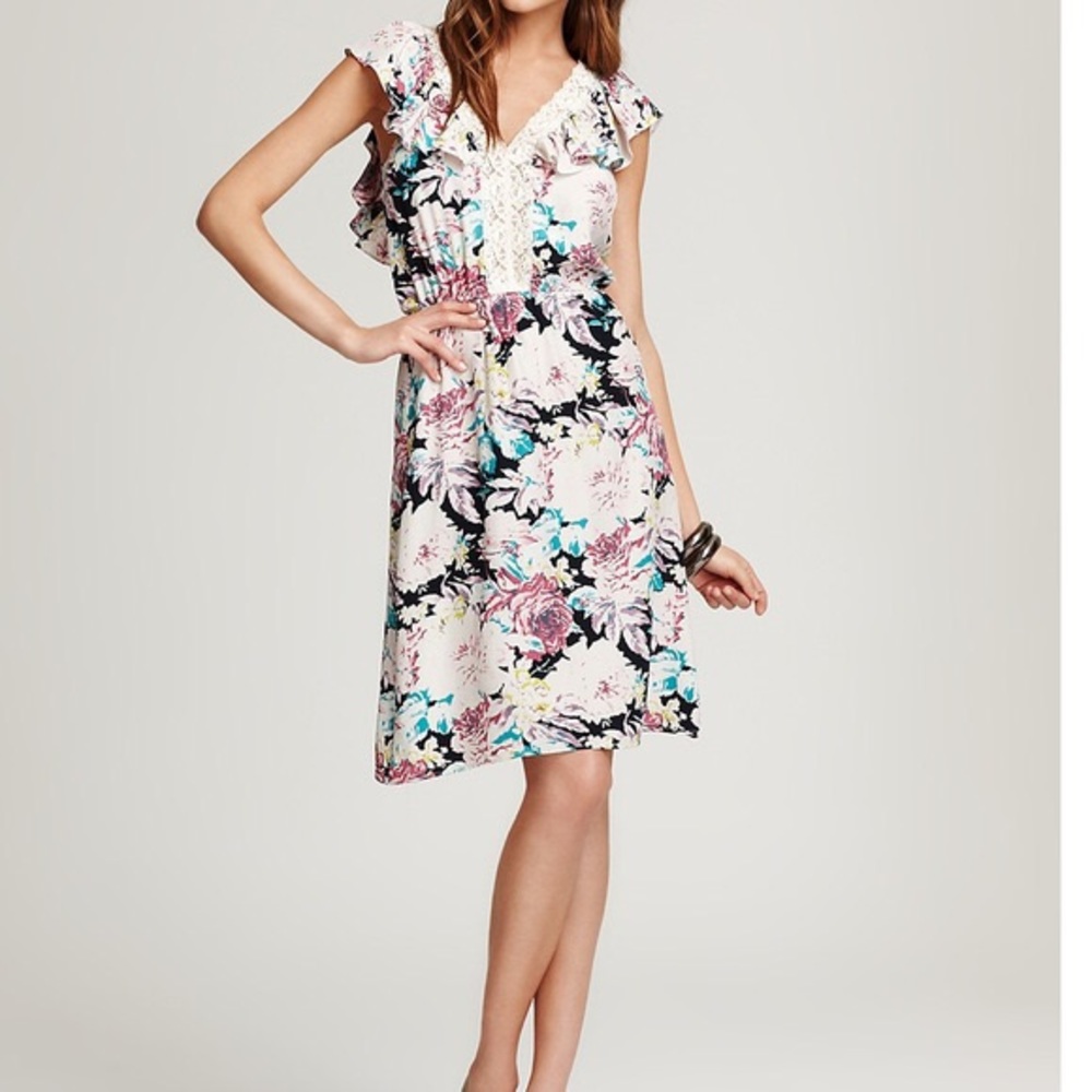 Sunner-100% Silk floral dress w/ lace trim sz XS